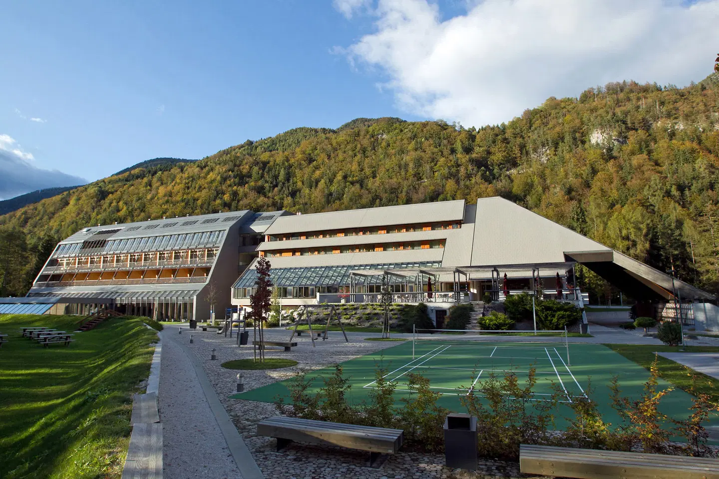 Spik Alpine Wellness Resort EXTERIOR
