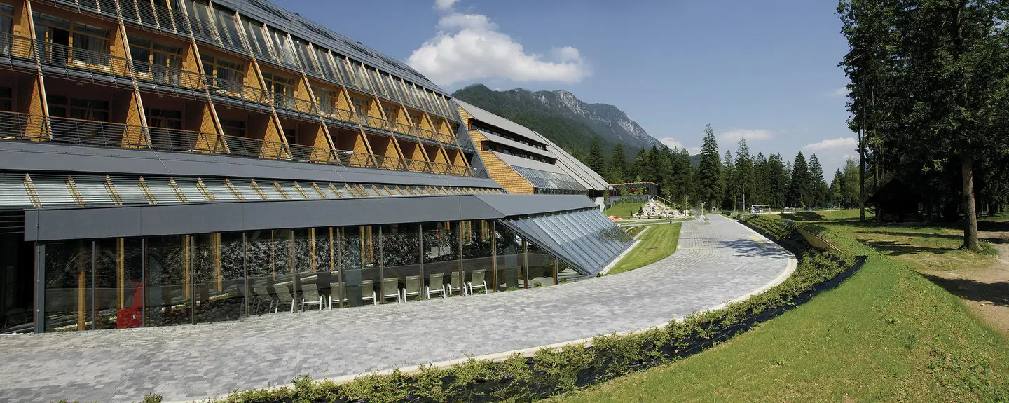 Spik Alpine Wellness Resort EXTERIOR