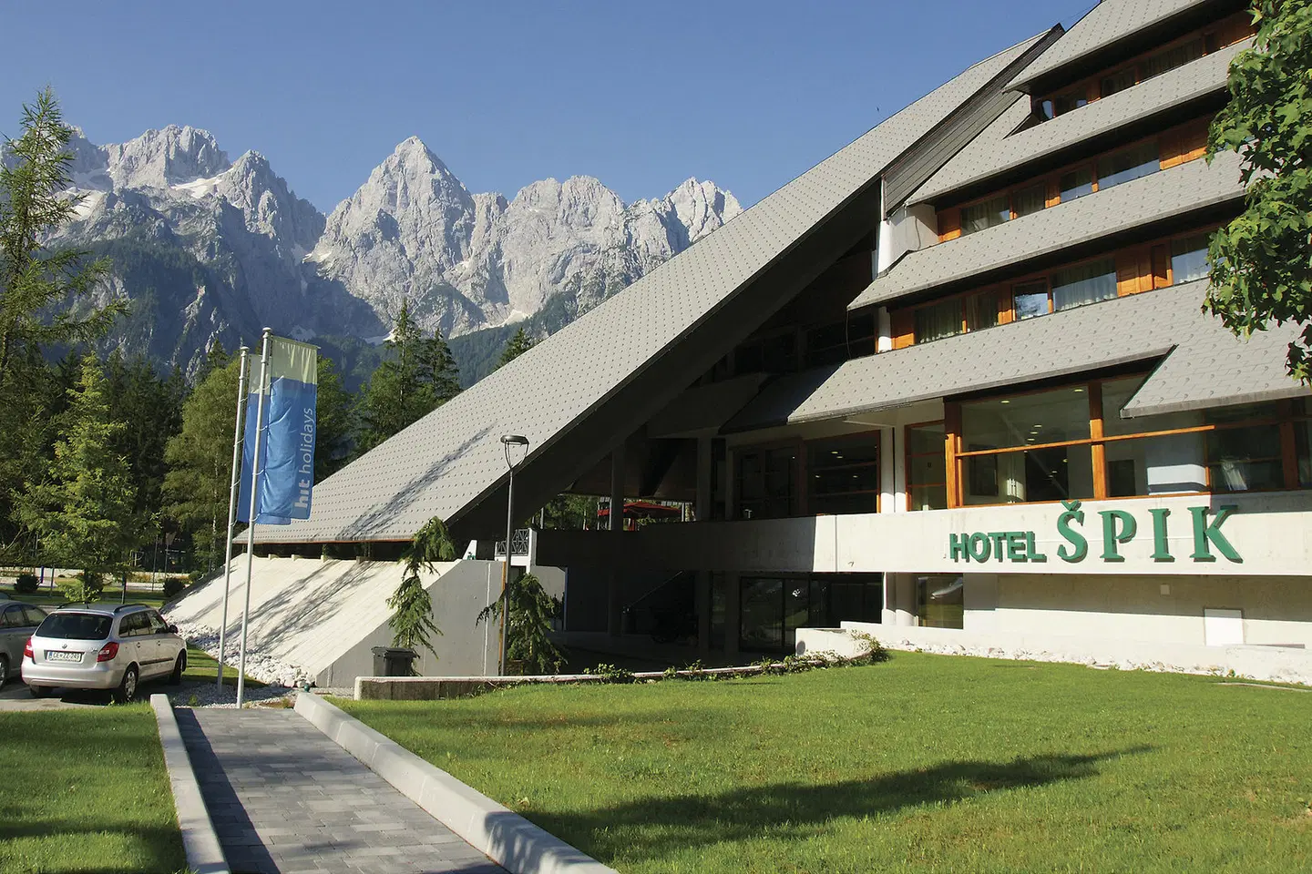 Spik Alpine Wellness Resort EXTERIOR