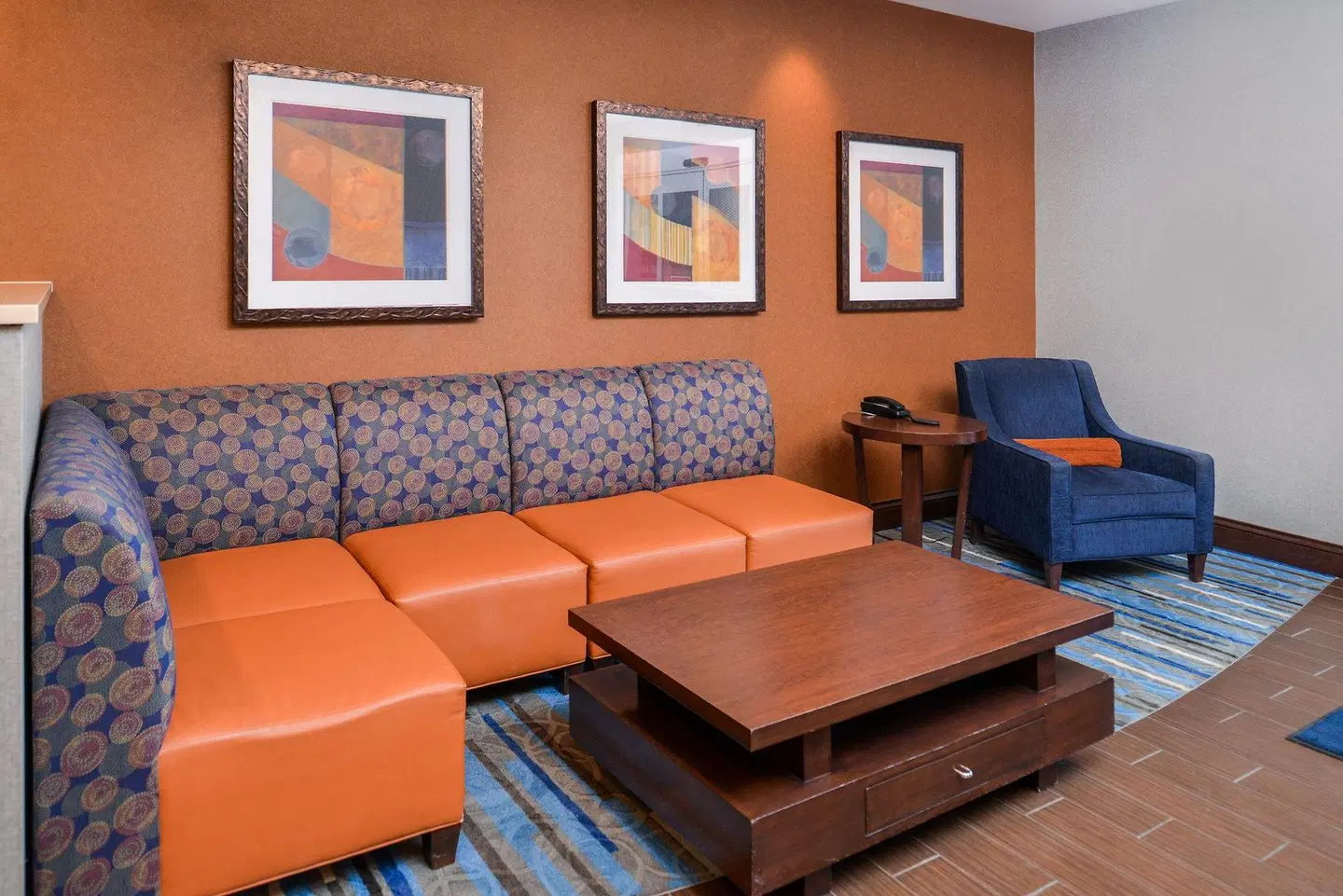 Holiday Inn Express & Suites York by IHG LOUNGE_LOBBY