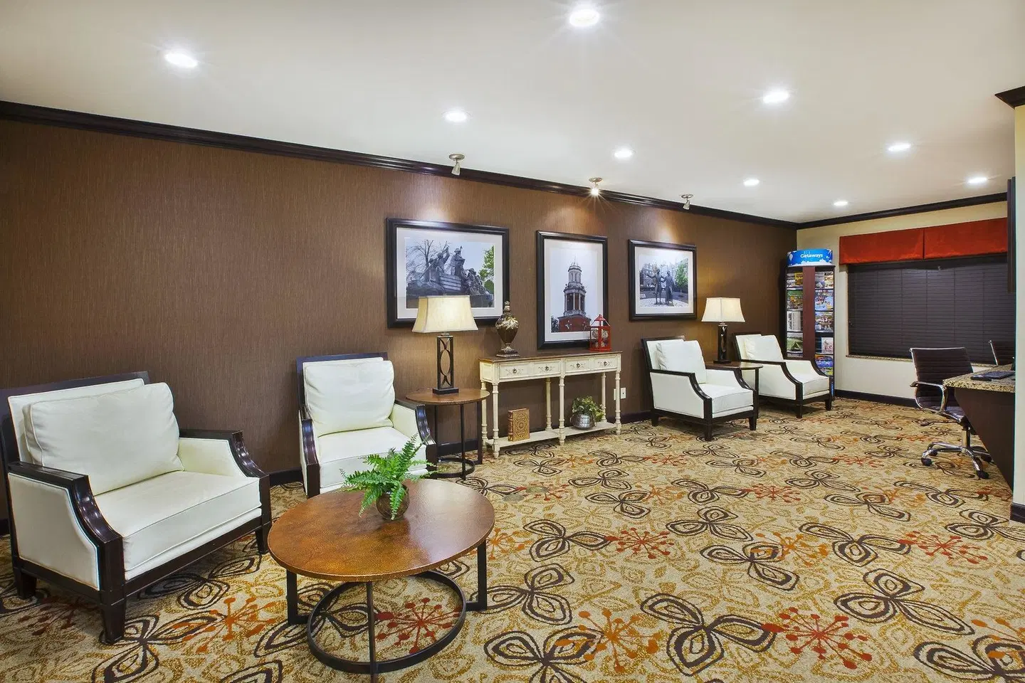 Holiday Inn Express & Suites Washington - Meadow Lands by IHG LOUNGE_LOBBY