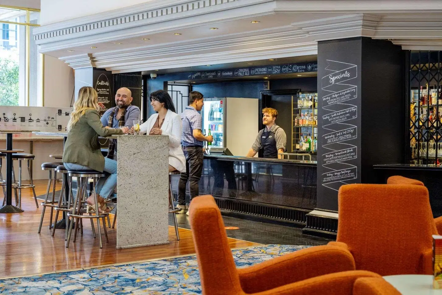 Hotel Grand Chancellor Adelaide Bar