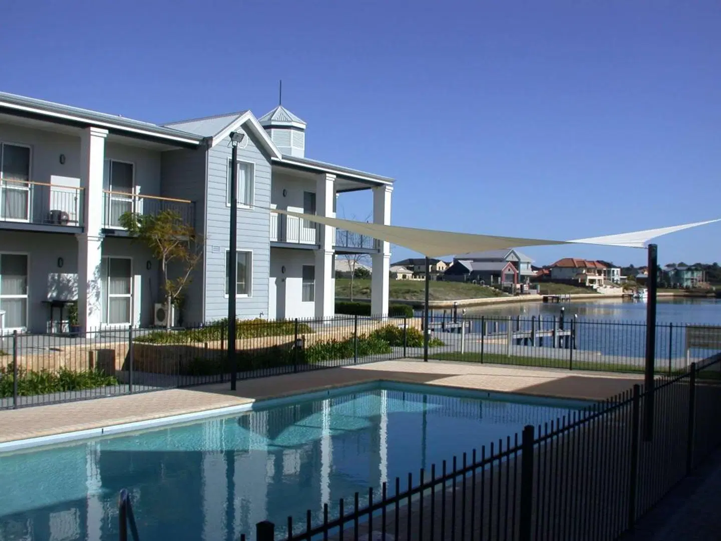 Quest Mandurah OUTDOOR_POOL