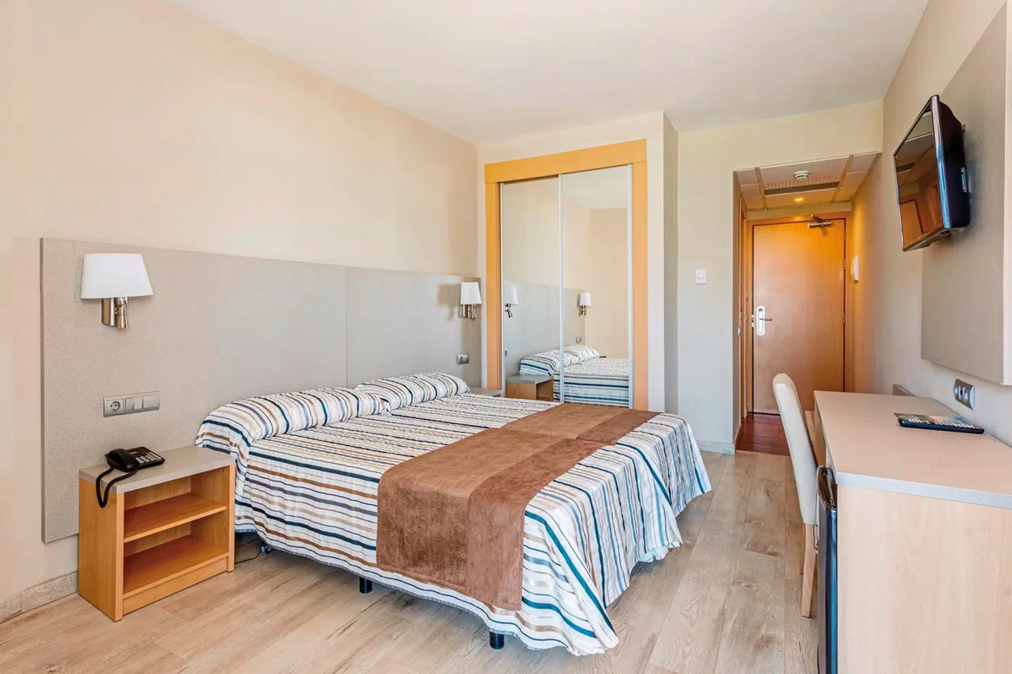 Best Cambrils ROOM_EXAMPLE