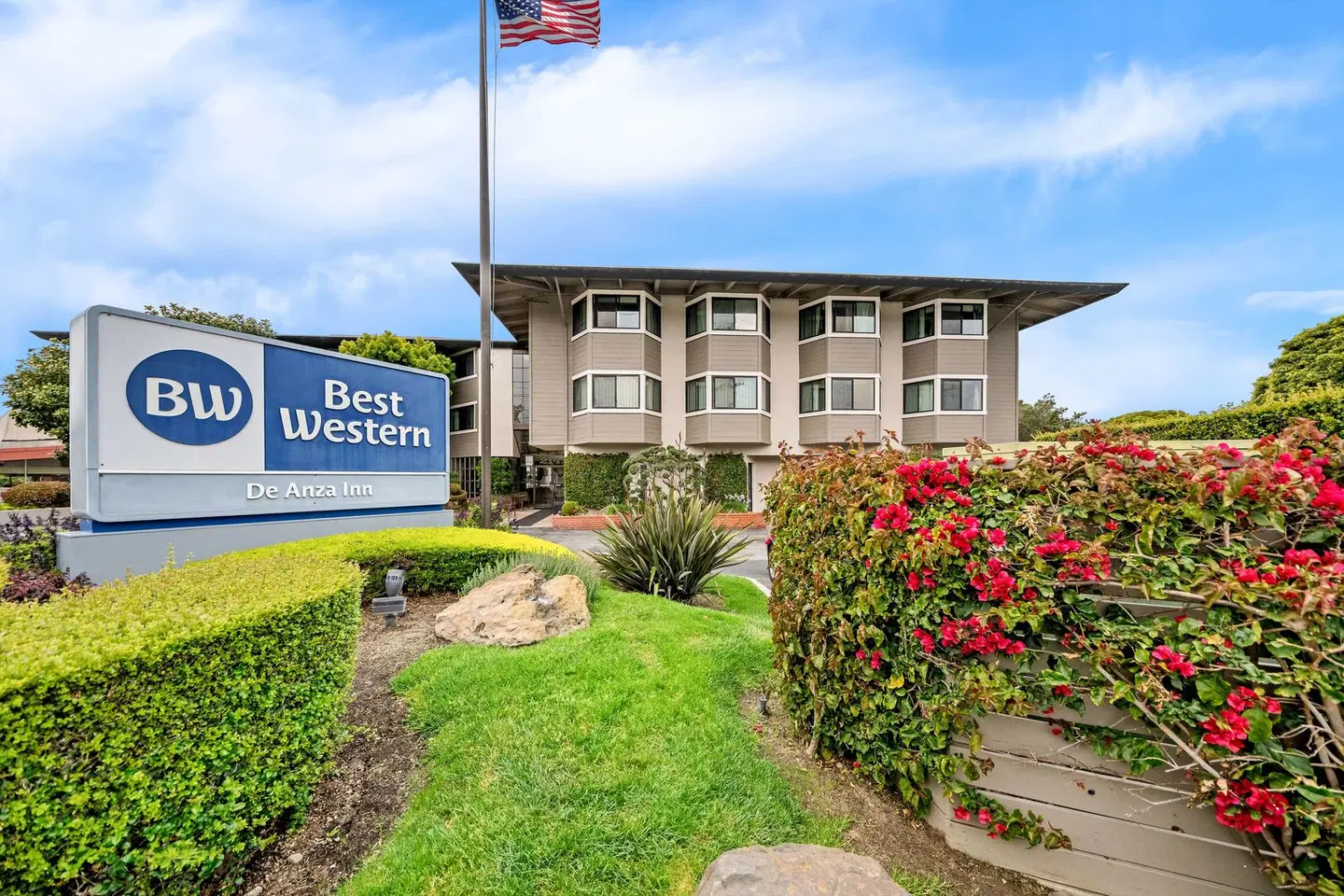 Best Western De Anza Inn EXTERIOR