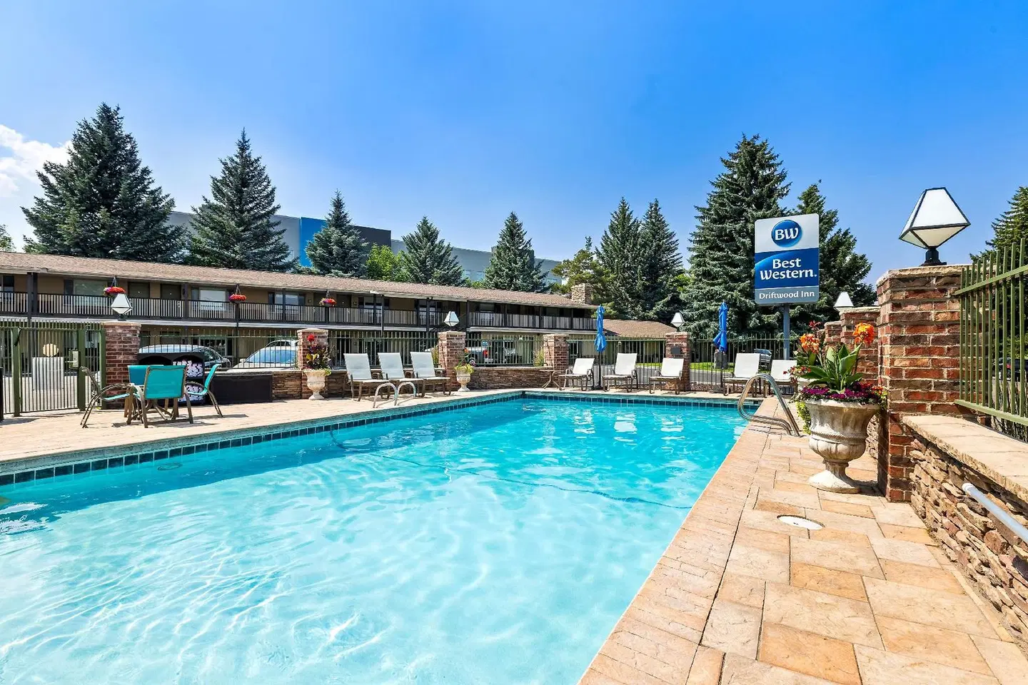 Best Western Driftwood Inn OUTDOOR_POOL