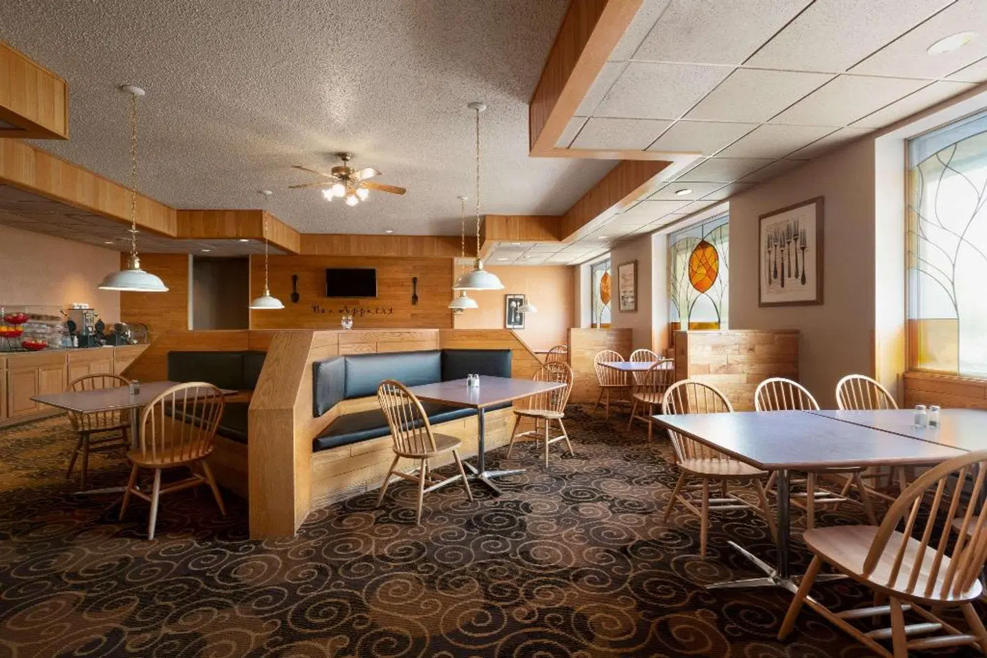 Ramada by Wyndham Bismarck LOUNGE_LOBBY