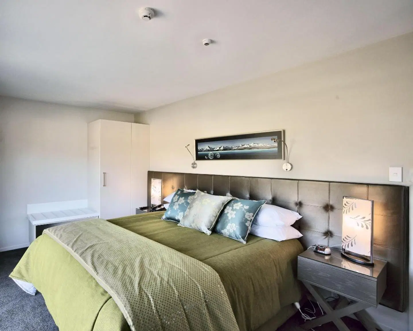 The St James Premium Accommodation ROOM_EXAMPLE
