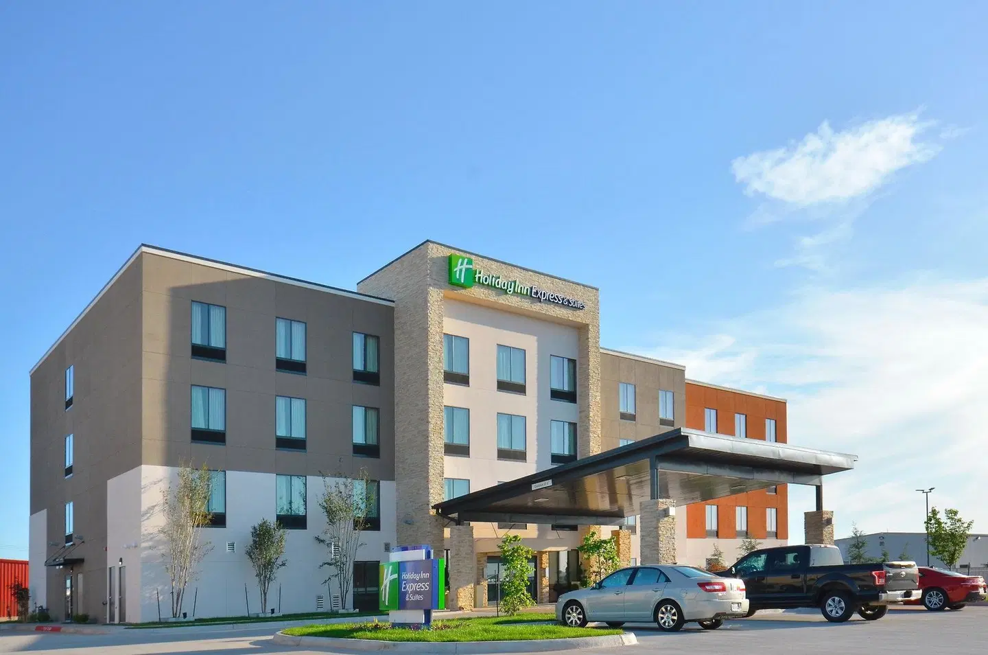 Holiday Inn Express & Suites Oklahoma City Mid - Arpt Area by IHG EXTERIOR