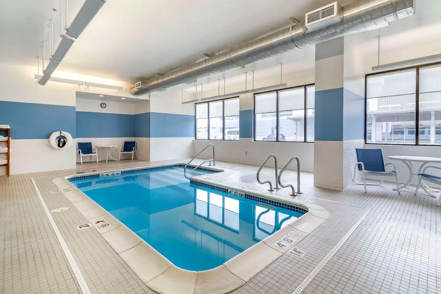 Bangor Aviator Hotel, BW Premier Collection Hallenbad