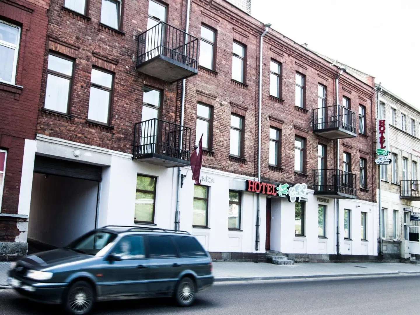 Biplan Hotel EXTERIOR
