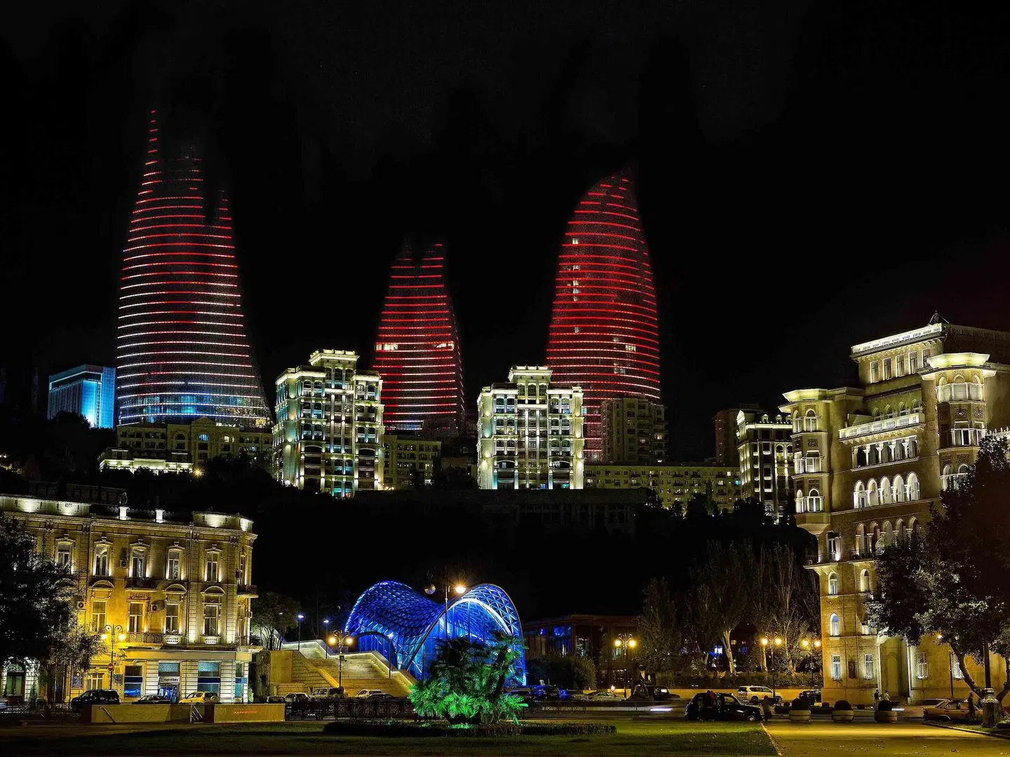Fairmont Baku - Flame Towers EXTERIOR