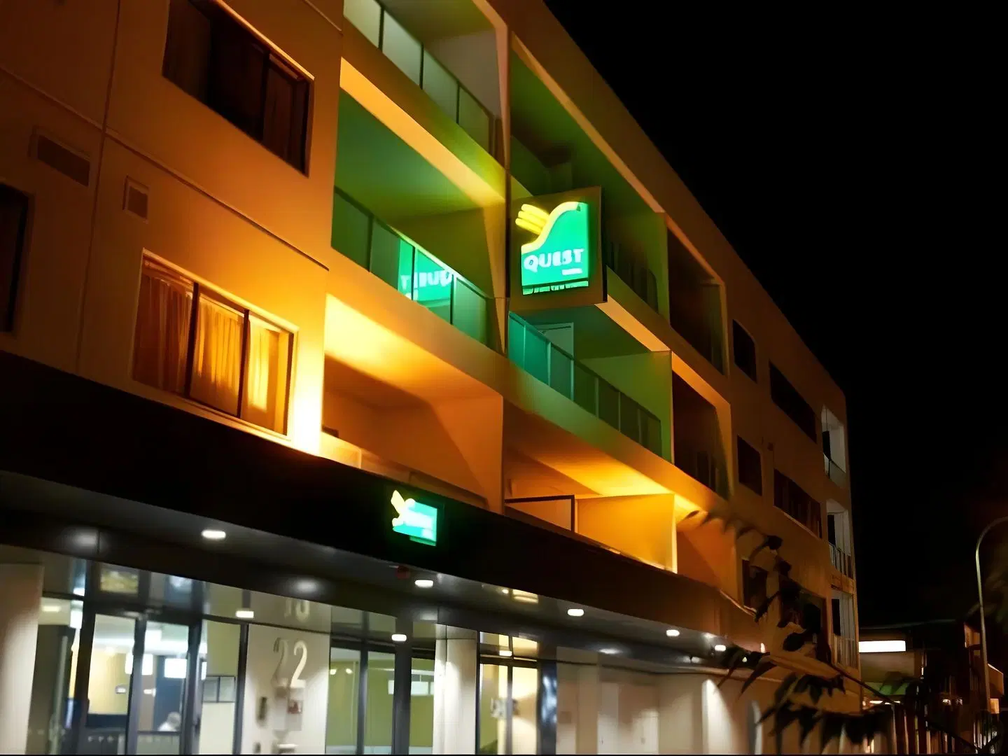 Quest Dubbo EXTERIOR
