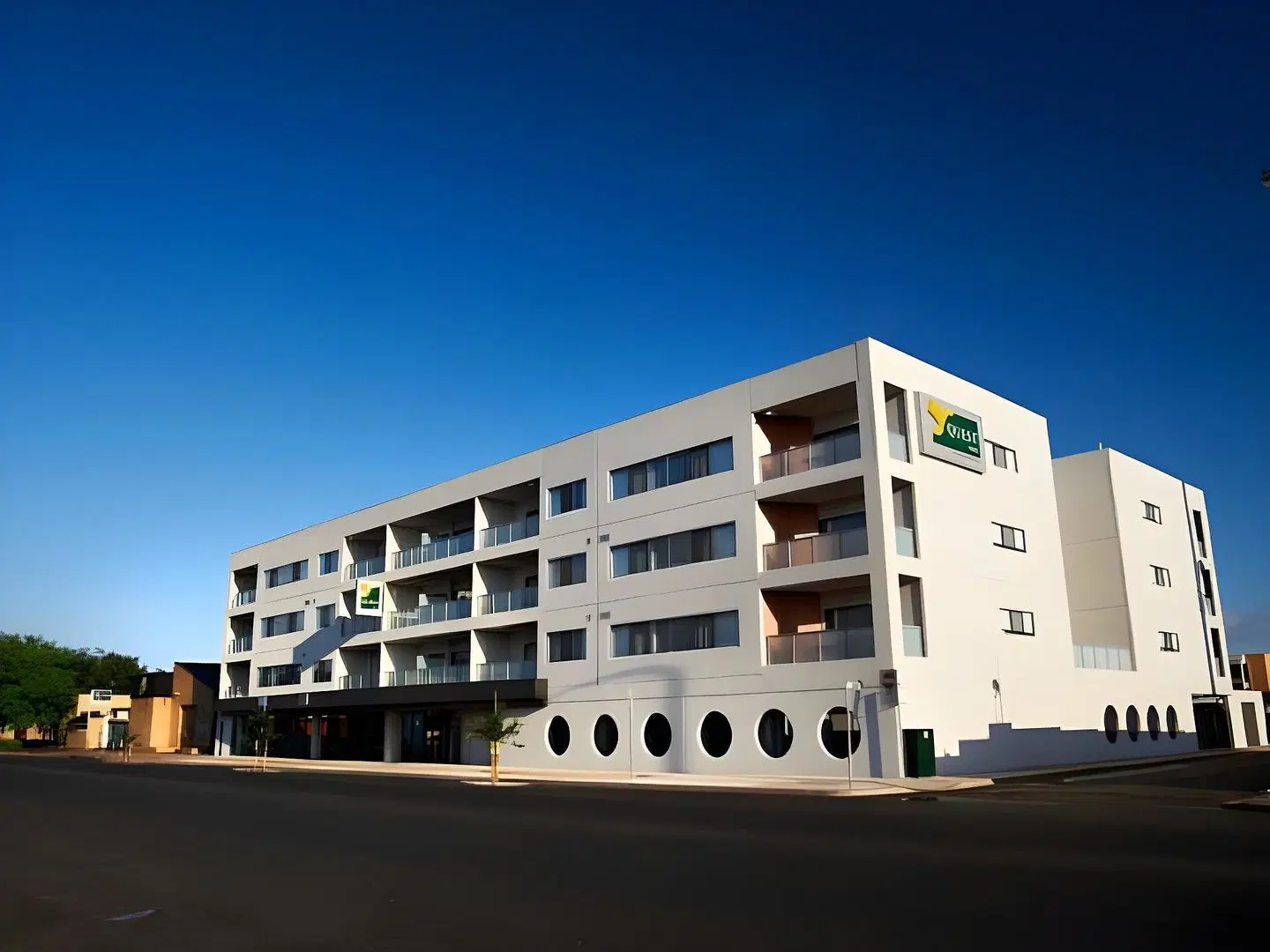 Quest Dubbo EXTERIOR