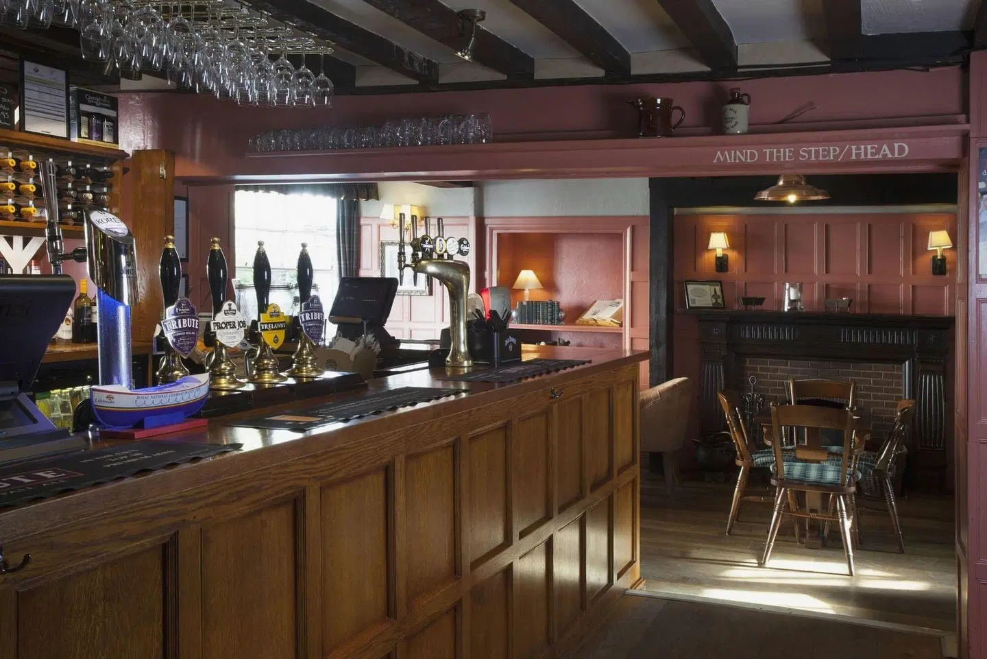 The Globe Bar