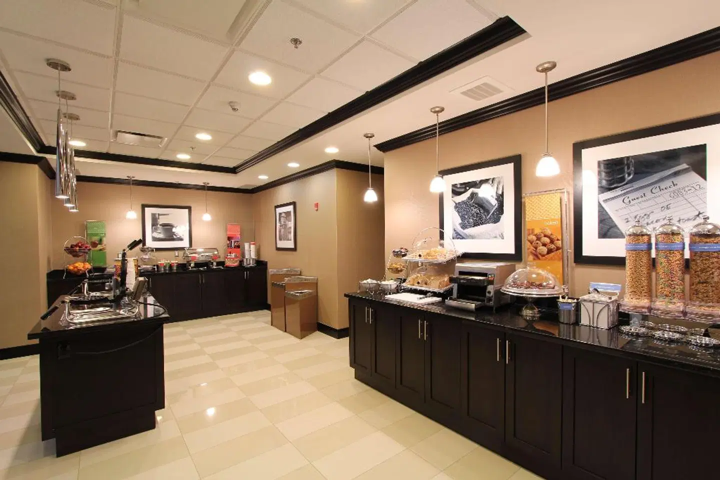 Hampton Inn & Suites by Hilton St. John's Airport Restaurant