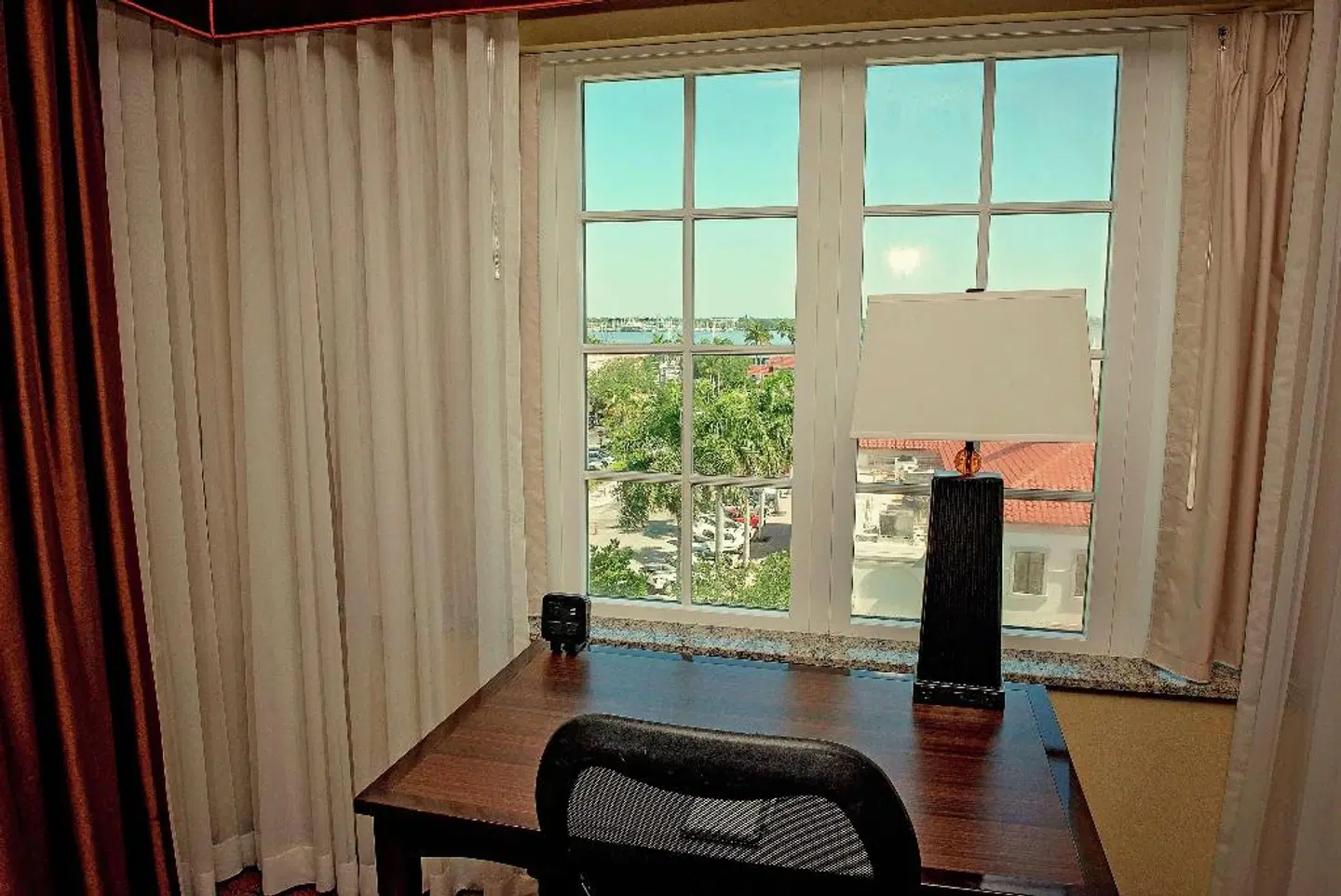 Hampton Inn & Suites Bradenton HEALTH_BEAUTY
