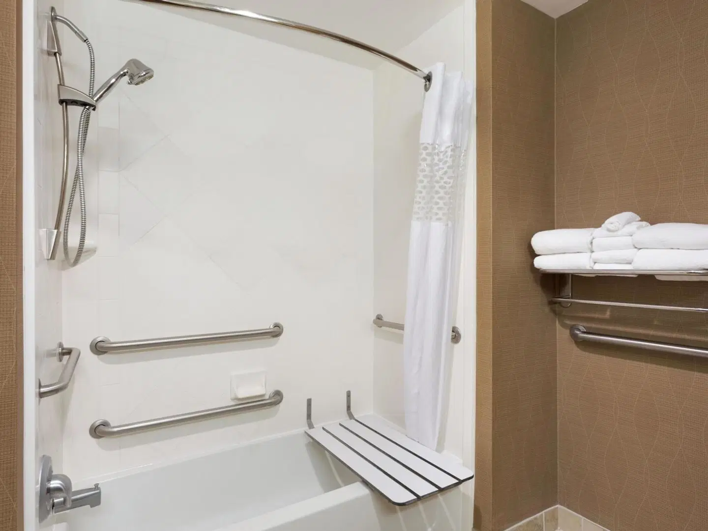 Hampton Inn & Suites Birmingham East Irondale Badezimmer
