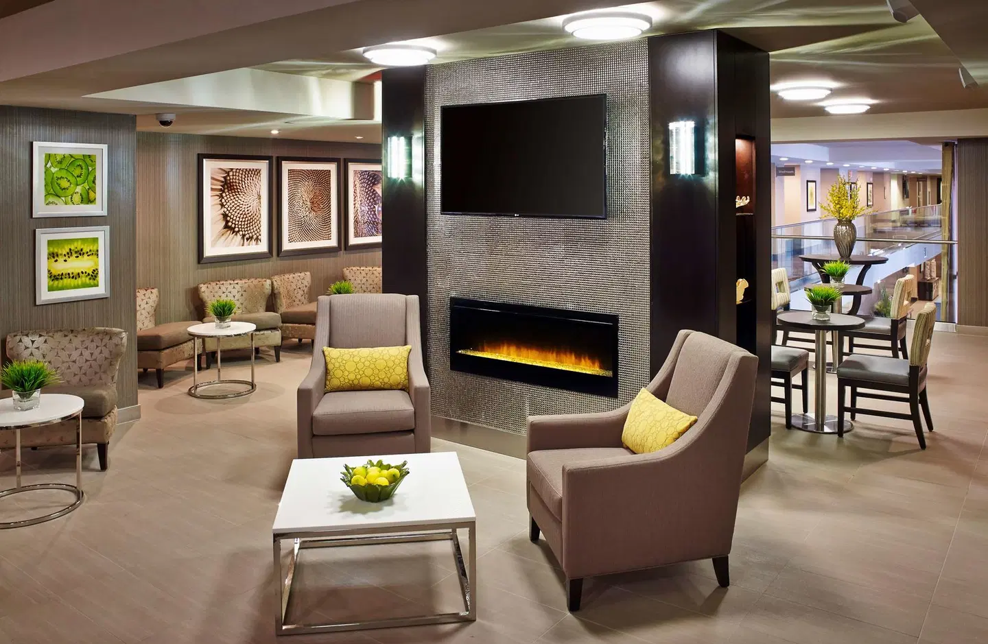 Homewood Suites by Hilton Hamilton, Ontario, Canada Bar