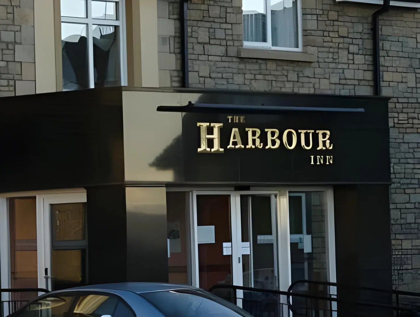 The Harbour Inn EXTERIOR