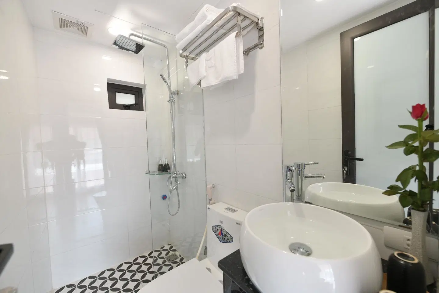 Hanoi Elpis Grand Hotel Badezimmer