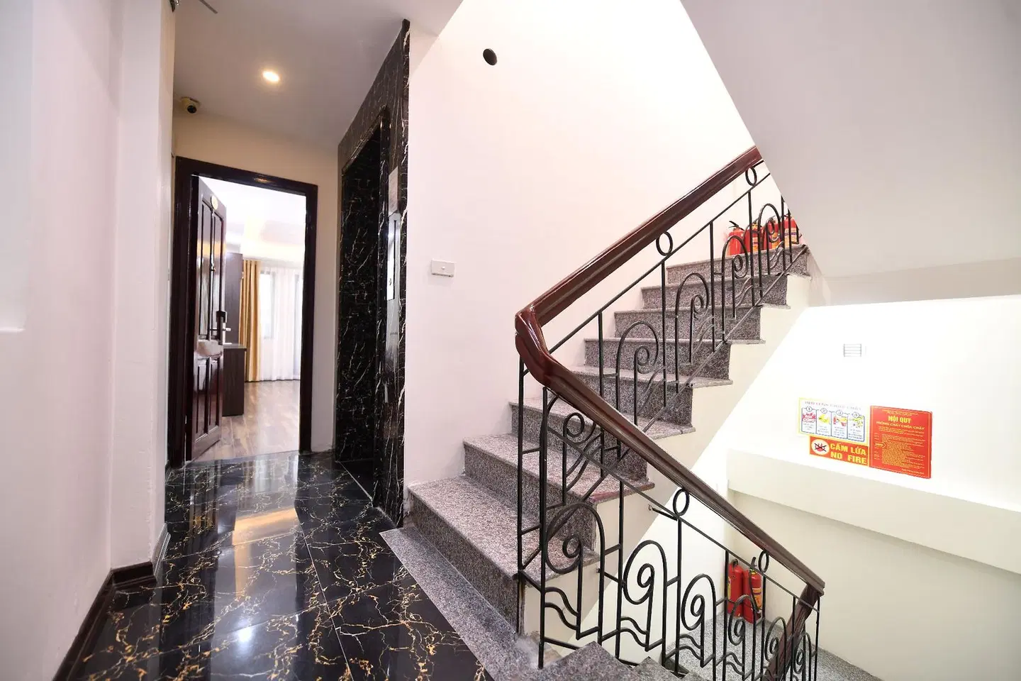 Hanoi Elpis Grand Hotel Bar