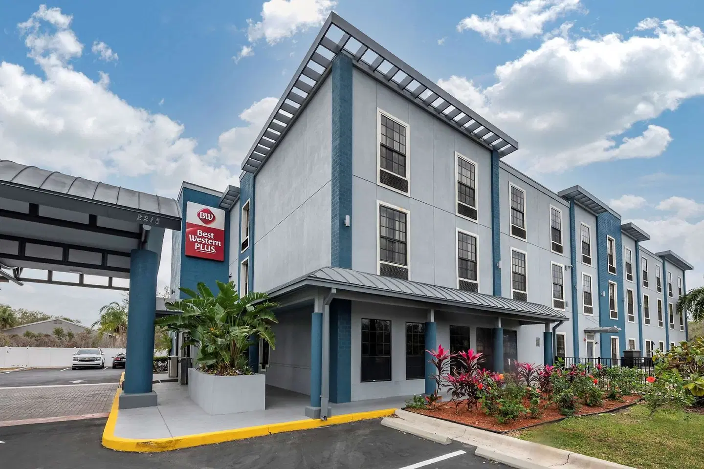 Best Western Plus Bradenton Gateway Hotel EXTERIOR