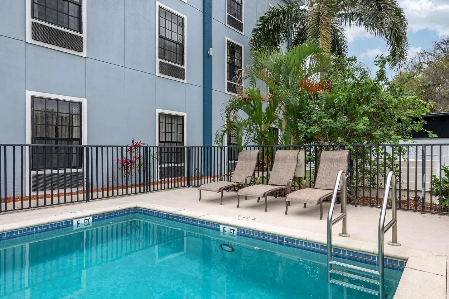 Best Western Plus Bradenton Gateway Hotel OUTDOOR_POOL