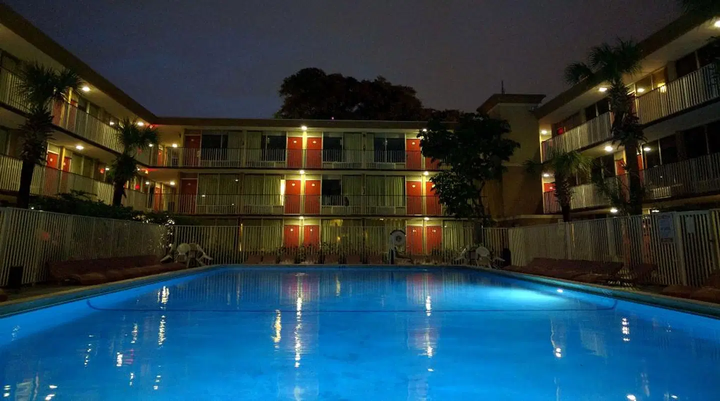 Red Carpet Inn Airport Fort Lauderdale OUTDOOR_POOL