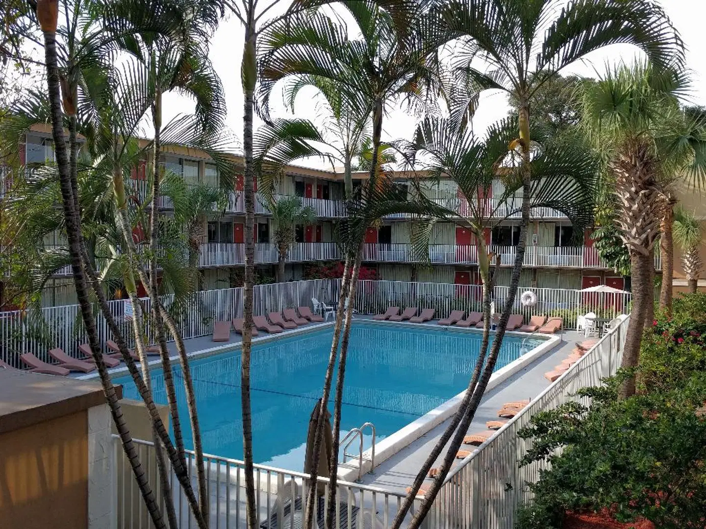 Red Carpet Inn Airport Fort Lauderdale OUTDOOR_POOL