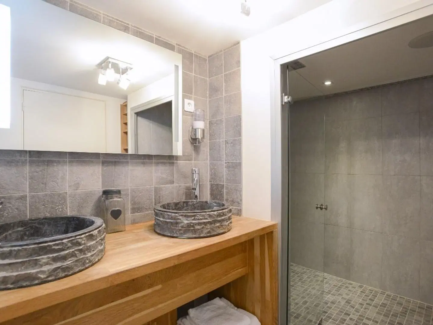 Au 30 Badezimmer