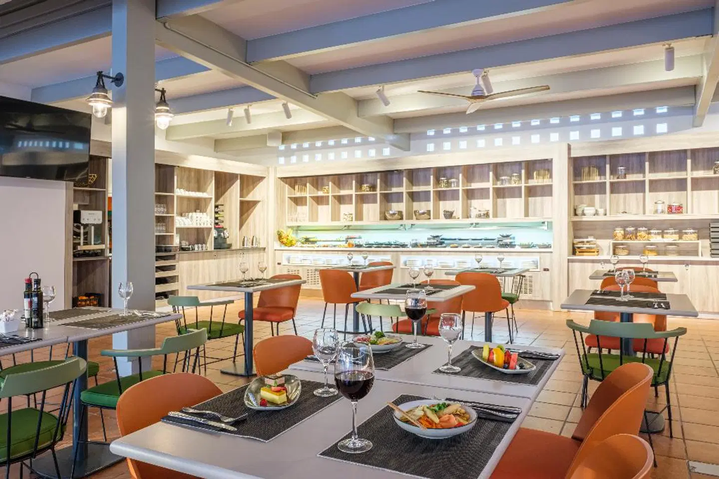 Oassium Hotel At Estival Park Restaurant