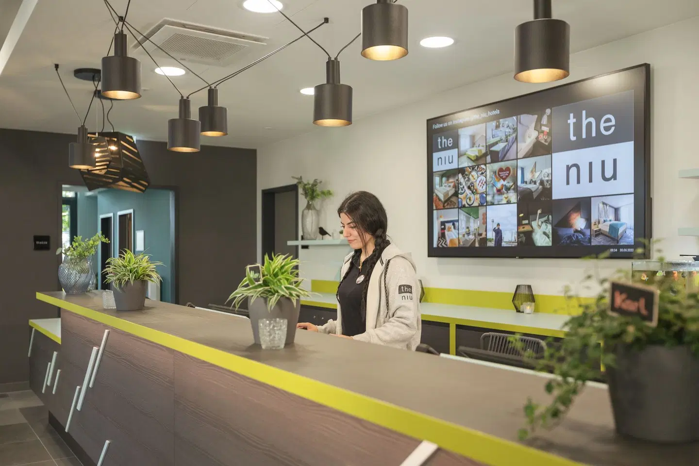 Holiday Inn - the niu, SEVEN DUSSELDORF OST by IHG LOUNGE_LOBBY