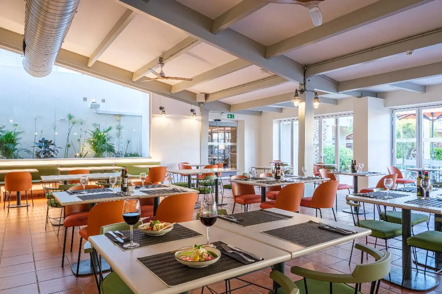 Oassium Hotel At Estival Park Restaurant