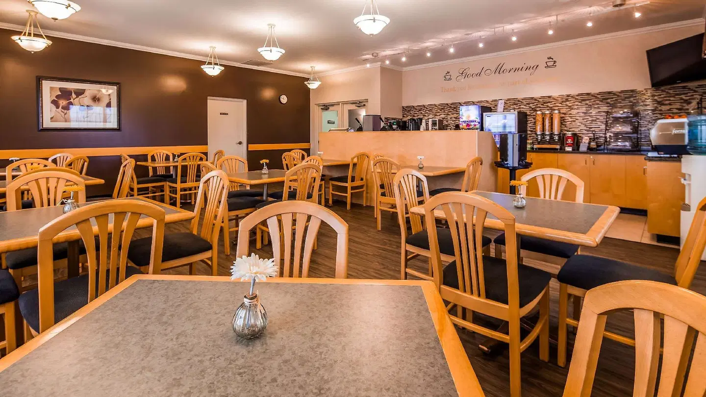 Best Western Thunder Bay Crossroads Restaurant