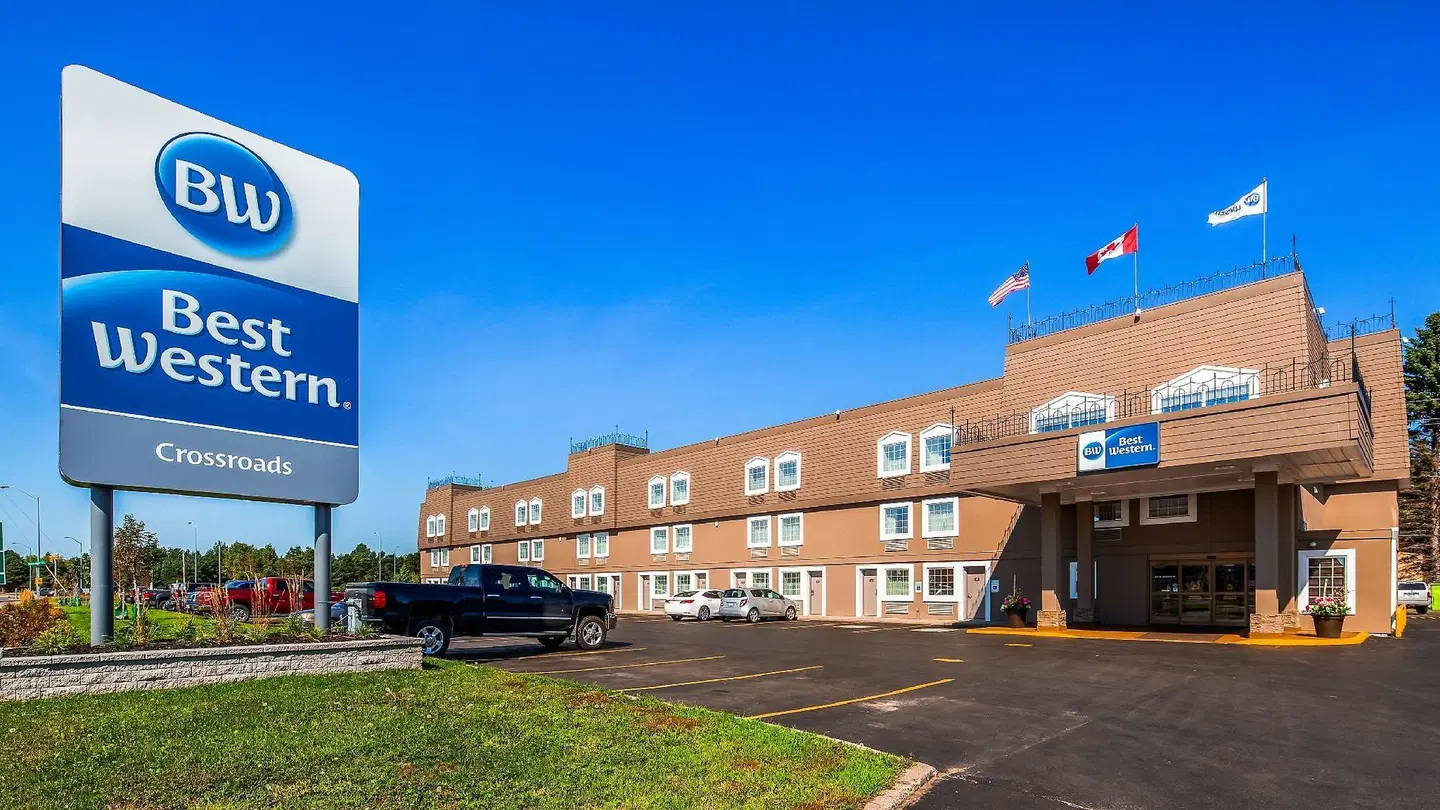 Best Western Thunder Bay Crossroads EXTERIOR