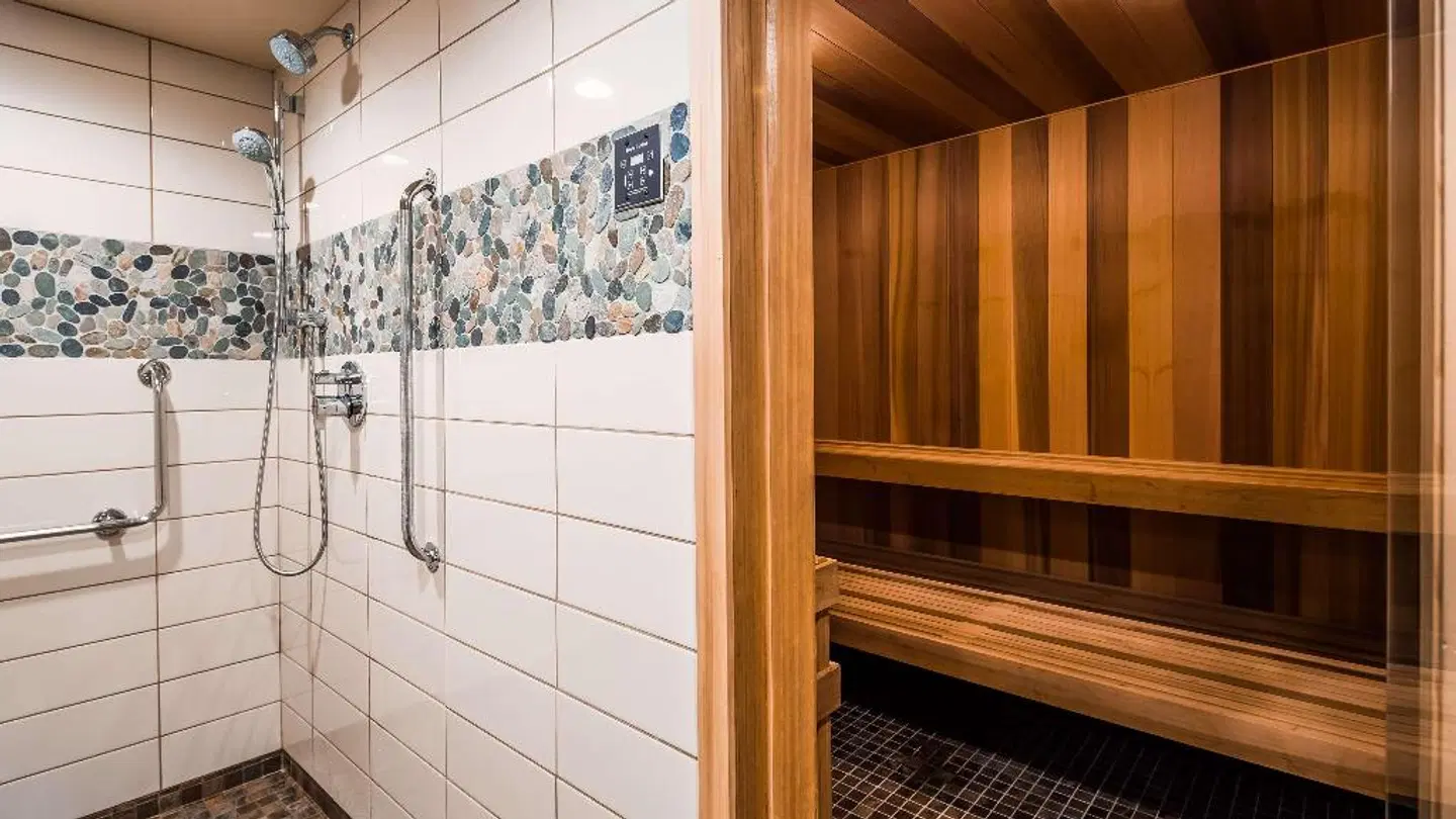 Best Western Plus Barclay Hotel HEALTH_BEAUTY