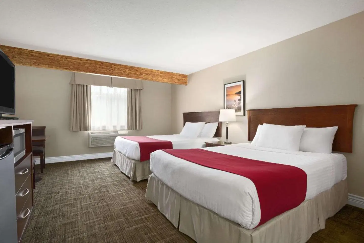 Days Inn & Suites by Wyndham Revelstoke ROOM_EXAMPLE