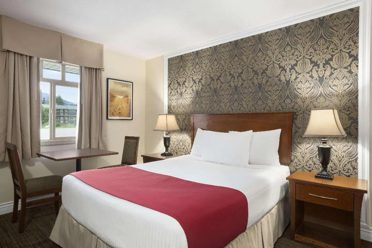 Days Inn & Suites by Wyndham Revelstoke ROOM_EXAMPLE