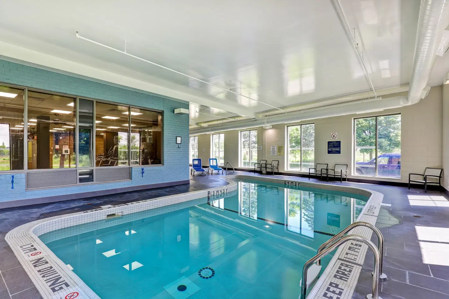 Four Points by Sheraton St. Catharines Niagara Suites Hallenbad