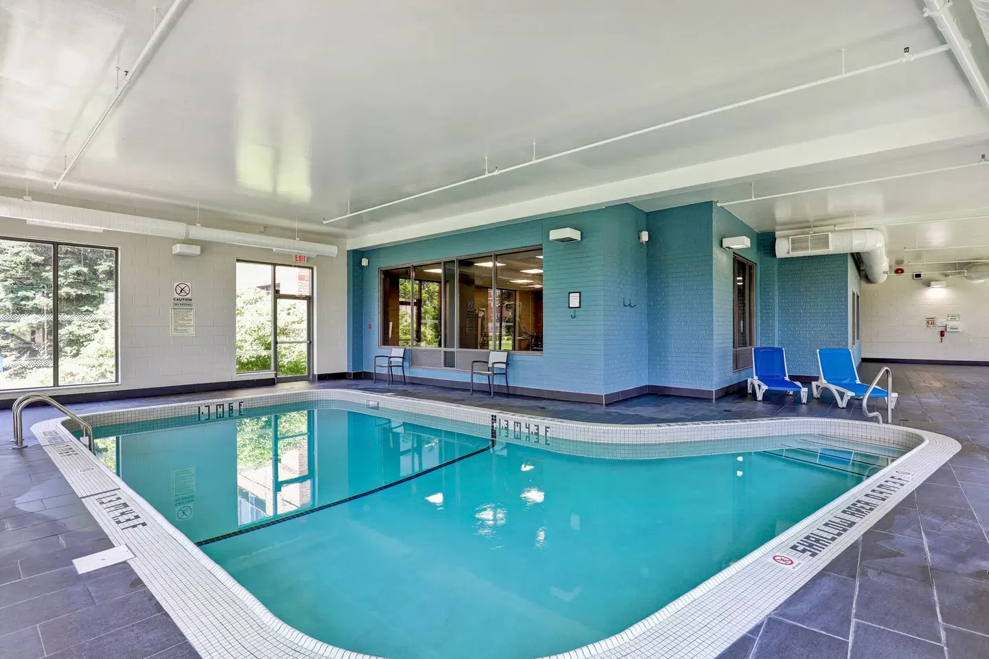 Four Points by Sheraton St. Catharines Niagara Suites Hallenbad