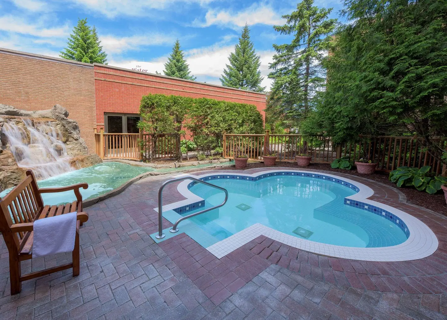 The Water Tower Inn, BW Premier Collection OUTDOOR_POOL