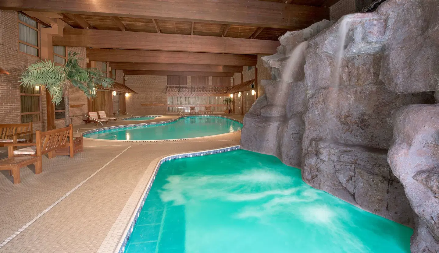 The Water Tower Inn, BW Premier Collection Hallenbad