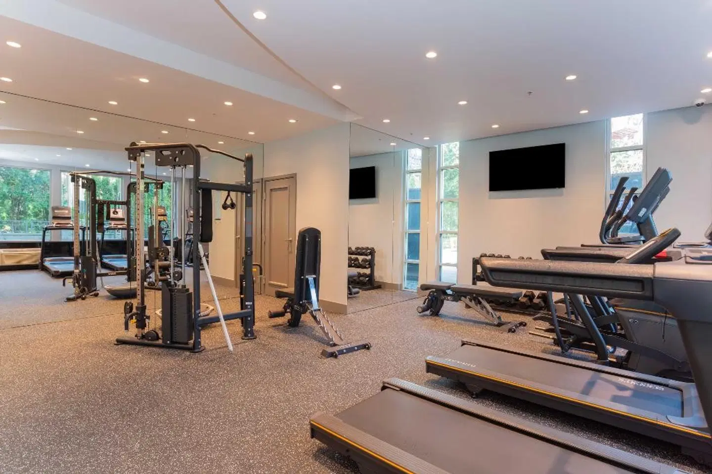 Sandman Signature Surrey-Guildford Suites SPORTS_AND_LEISURE