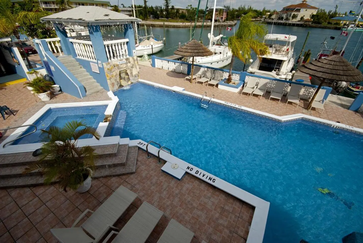 Ocean Reef Yacht Club OUTDOOR_POOL
