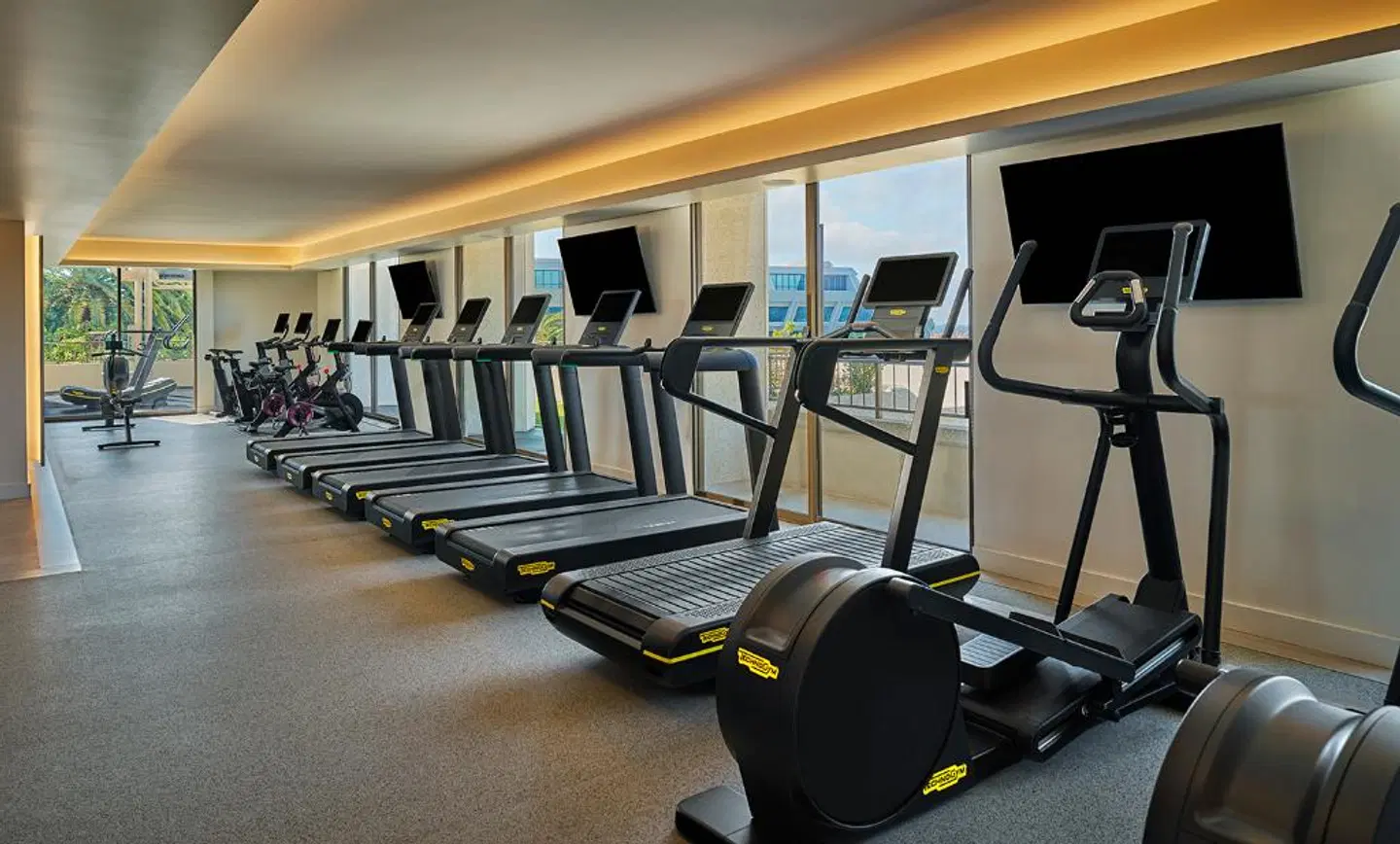 Island Hotel Newport Beach SPORTS_AND_LEISURE