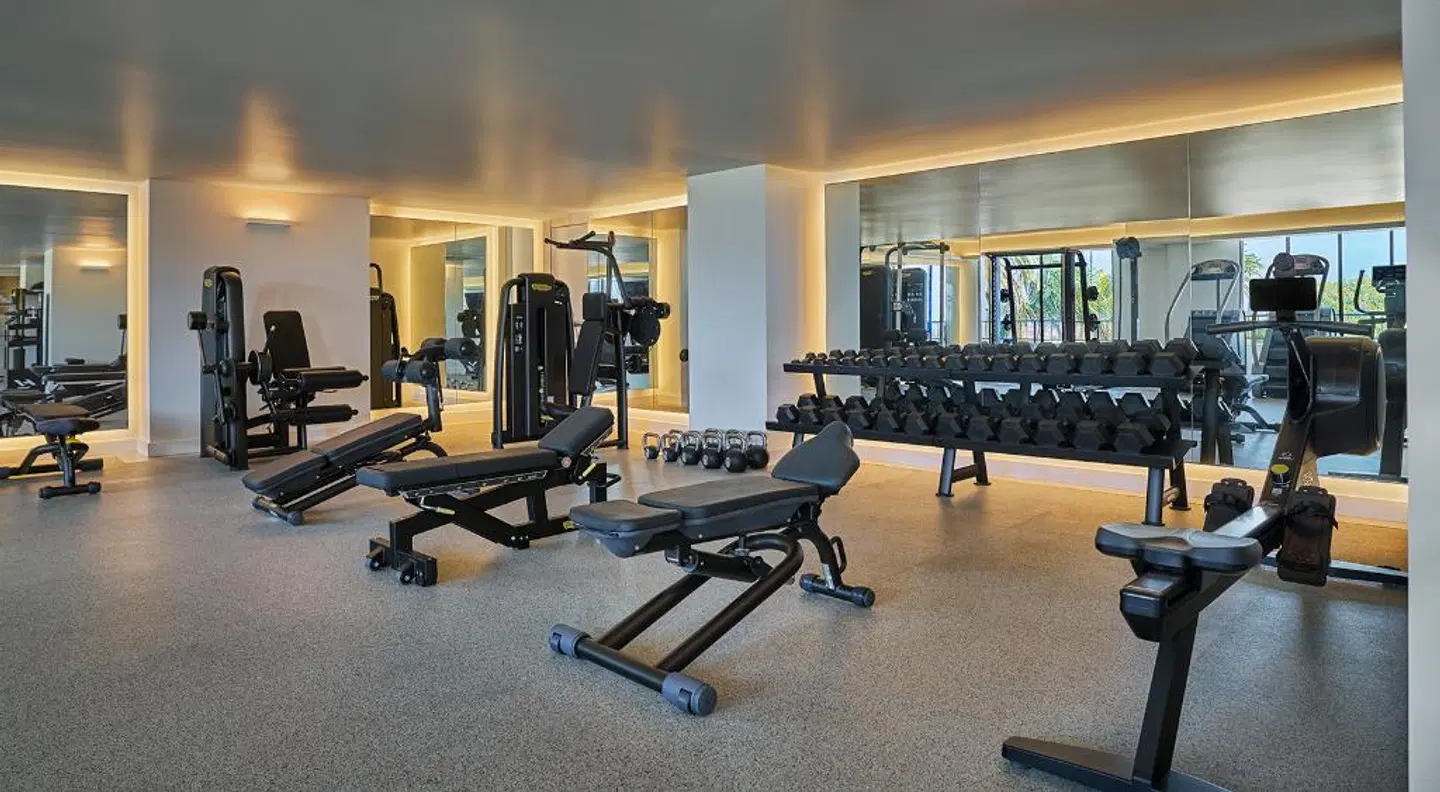 Island Hotel Newport Beach SPORTS_AND_LEISURE