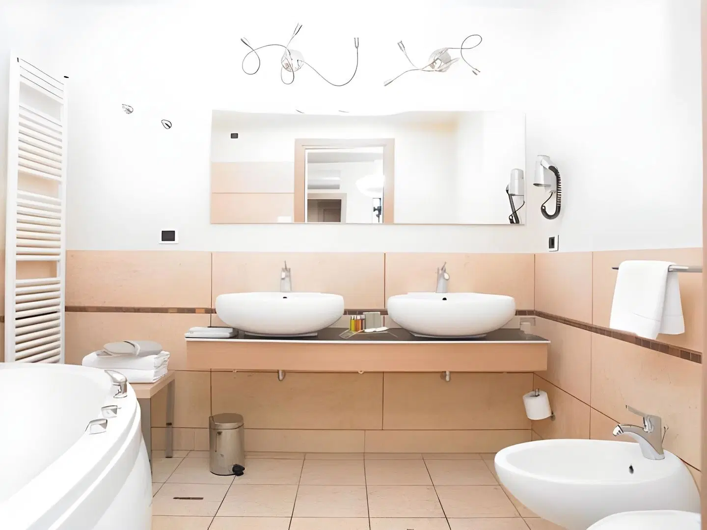 Hotel Europa Badezimmer