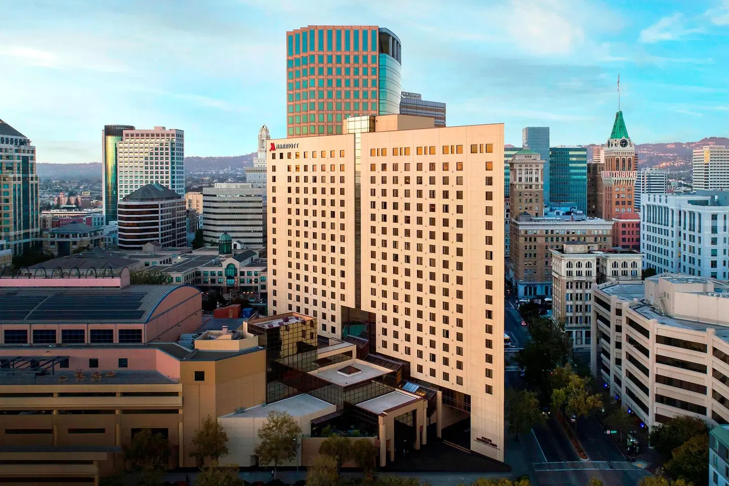 Marriott Oakland City Center EXTERIOR
