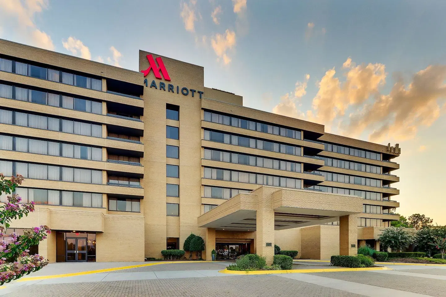 Huntsville Marriott at the Space & Rocket Center EXTERIOR